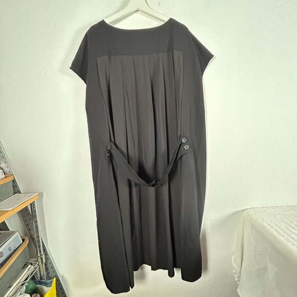 Moyuru Women's Black Midi Dress Loose Fit Cap Sleeve Pleated Panel - Picture 2 of 6